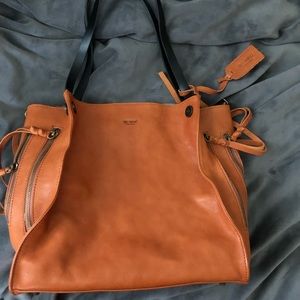 Old Trend Leather Purse Brand New with matching wristlet